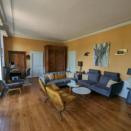 Ferienhaus Loue Belle Demeure Dans Grande Propriete - 16 Couchages, 8 Chambres, 320 M2 - 30 Min De Vichy