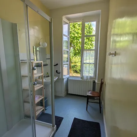 Ferienhaus Loue Belle Demeure Dans Grande Propriete - 16 Couchages, 8 Chambres, 320 M2 - 30 Min De Vichy