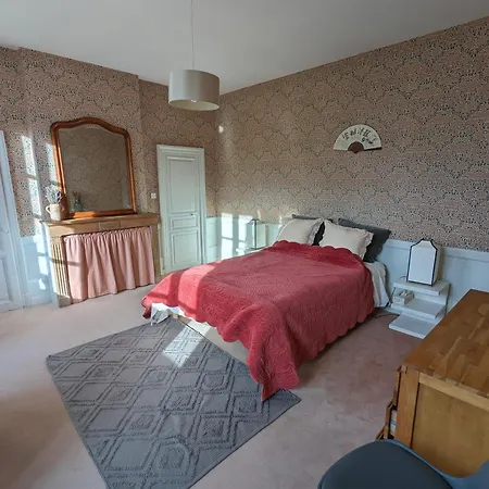 Ferienhaus Loue Belle Demeure Dans Grande Propriete - 16 Couchages, 8 Chambres, 320 M2 - 30 Min De Vichy *