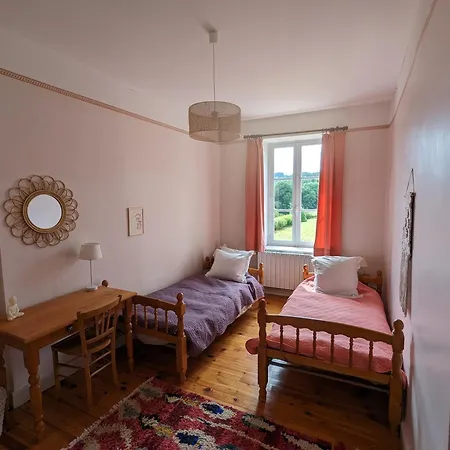 Loue Belle Demeure Dans Grande Propriété - 16 Couchages, 8 Chambres, 320 M2 - 30 Min De Vichy Casa vacanze Châtel-Montagne